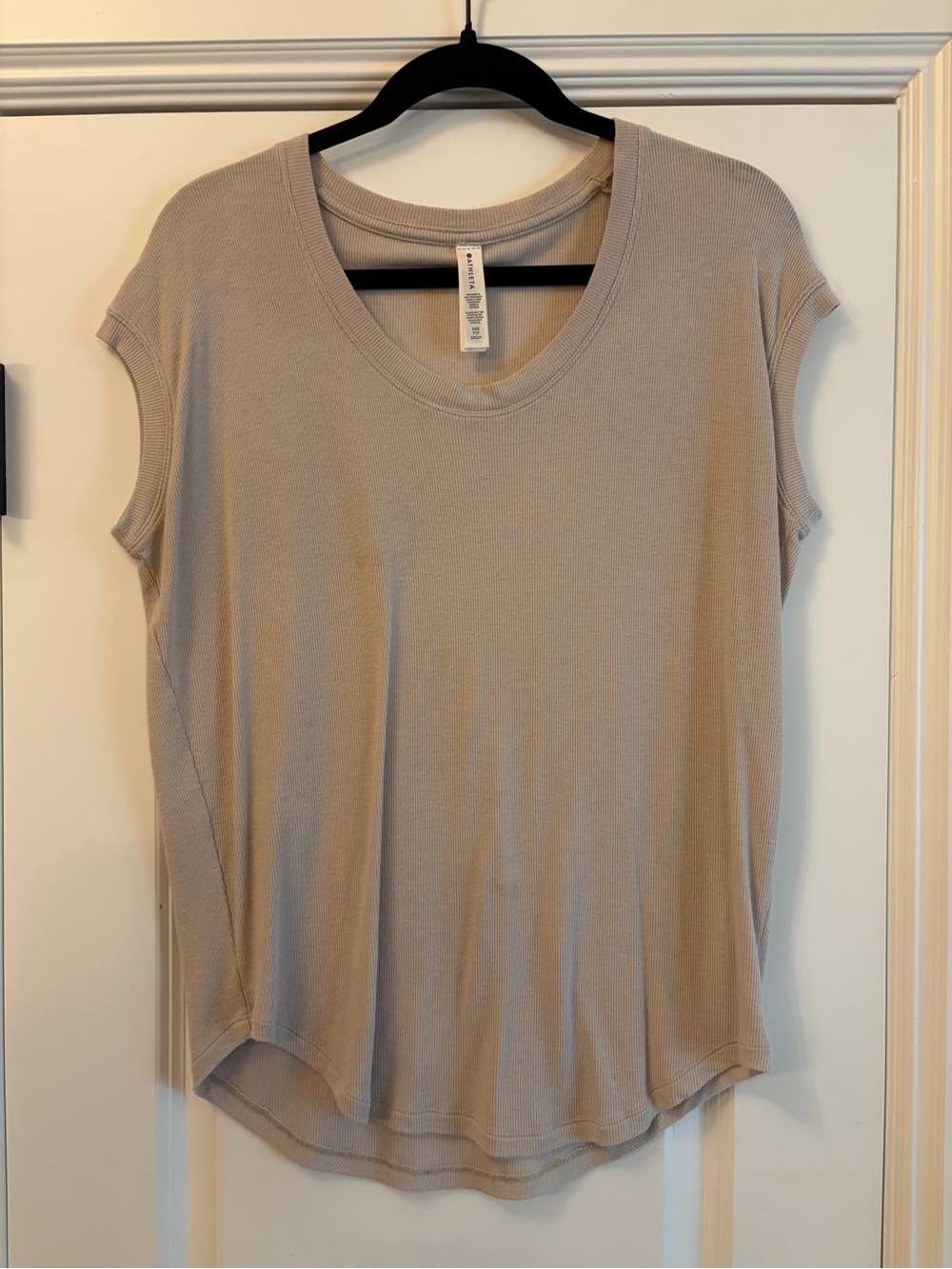 Women’s Sleeveless Scoop Neck Top — Taupe